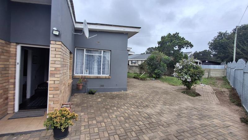 4 Bedroom Property for Sale in Humansdorp Eastern Cape